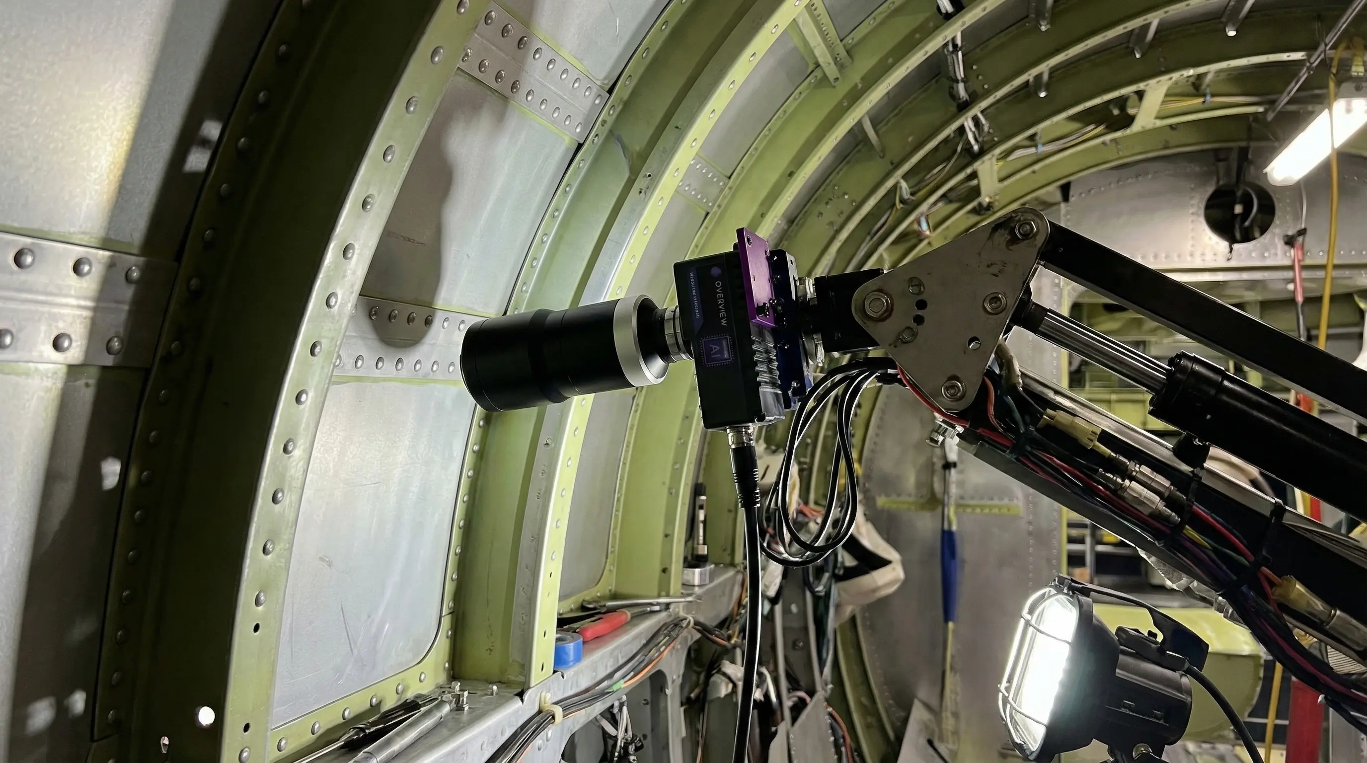 AIè§†è§‰ç³»ç»Ÿæ£€æµ‹æœºèº«é¢æ¿ä¸Šçš„é£žæœºé“†é’‰å’Œç´§å›ºä»¶