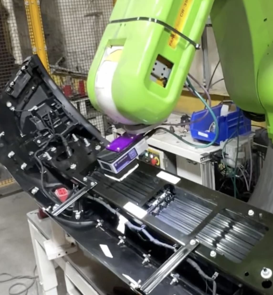 Camera Overview tích hợp với tay robot