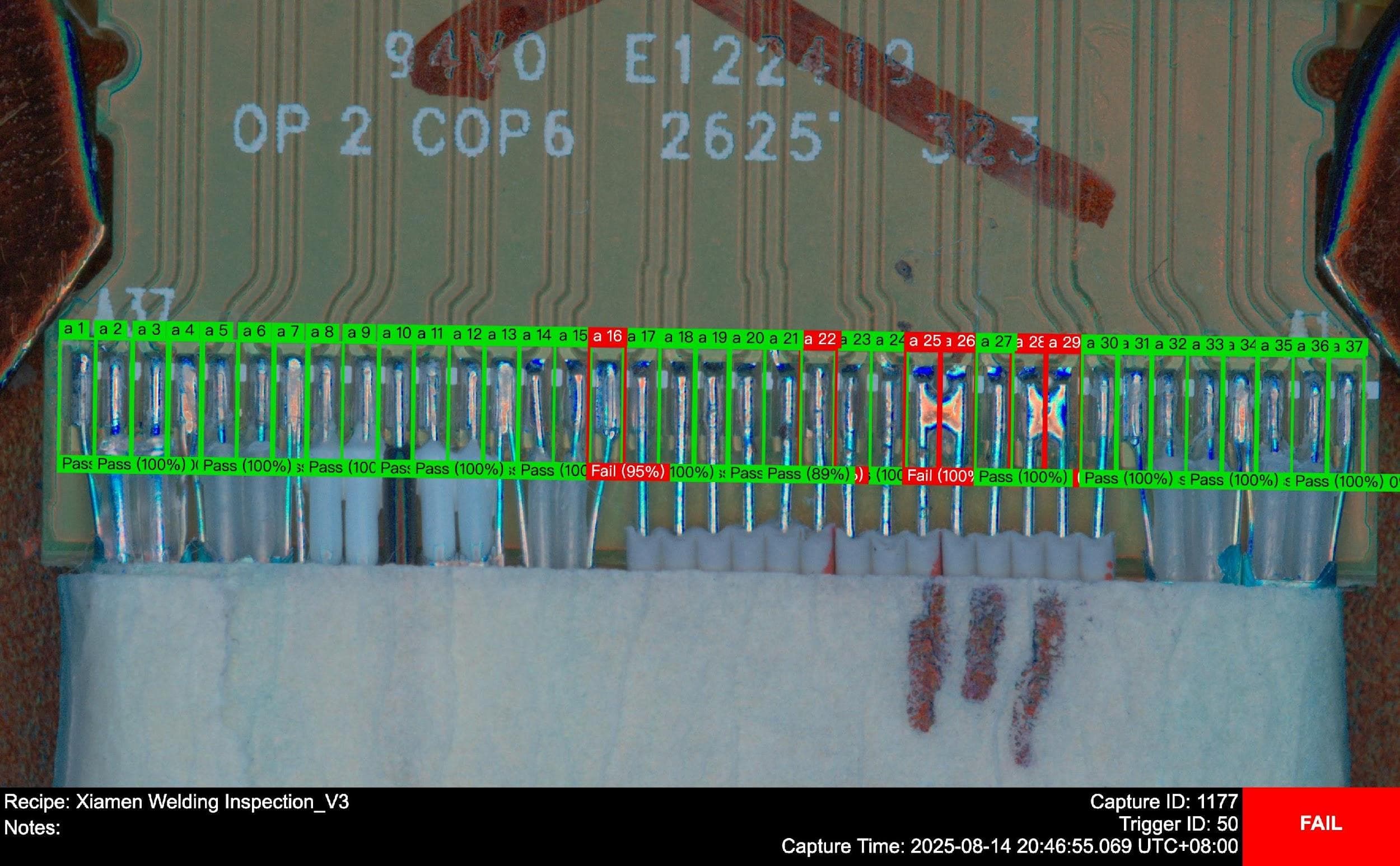 Detección de Defectos de Soldadura en Conectores de Microelectrónica Detección de Defectos de Soldadura en Conectores de Microelectrónica - imagen del caso de estudio de Electrónica
